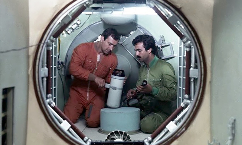 Polyakov and Mohmand during training for their flight